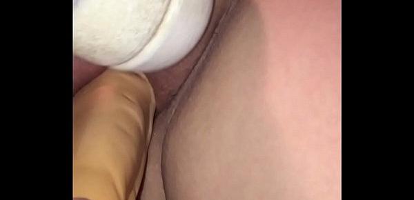 Mi mujer con clitoris succionado exitada dildo y vibrador